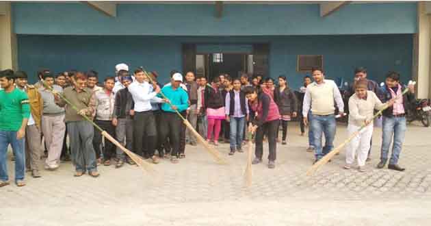 नालंदा इंजीनियरिंग कॉलेज परिसर में चला स्वच्छता अभियान