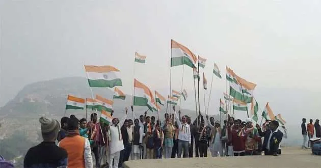 वैभारगिरी पर्वत पर यूं लहराया सेल्फी विथ तिरंगा 1 aa 3