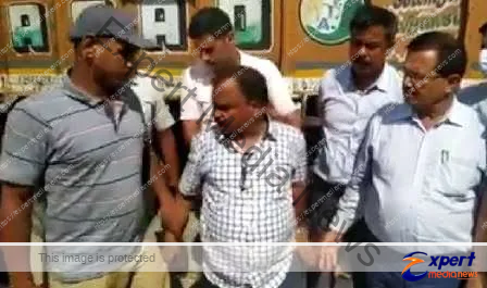 जिला कार्यालय में 1.30 लाख रुपए रिश्वत लेते रंगे हाथ धराया भू-अर्जन पदाधिकारी 1 Land acquisition officer caught red handed taking bribe of 1.30 lakh in district office 1