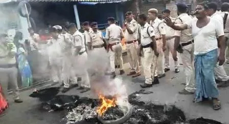 ऑटो चालक का अपहरण कर हत्या, खगोल-नेऊरा-बिहटा पथ जाम, आगजनी 1 Auto driver kidnapped and killed angry people blocked the Astro Neura Bihta road 3