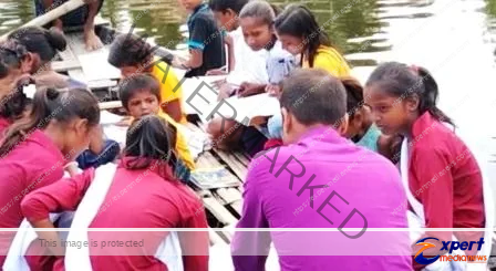 Example Sailor teachers of Katihar are raising the flame of education on a boat 2