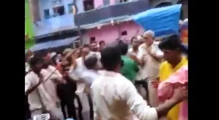 नालंदाः खाद को लेकर उबले किसान, सड़क जाम कर काटा बवाल, पुलिसकर्मियों को जमकर पीटा 1 Nalanda Farmers boiled over fertilizer created a ruckus by blocking the road beaten up the policemen fiercely 1