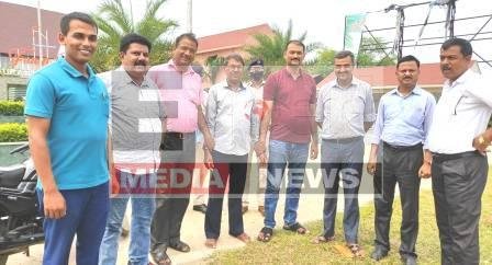 निगरानी की टीम ने प्रभारी अंचल निरीक्षक को 4 हजार घूस लेते रंगे हाथ दबोचा 1 Surveillance team caught red handed zonal inspector in charge taking bribe of 4 thousand