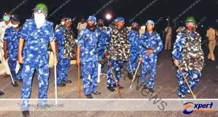 पटना के धनरुआ में पुलिस टीम और मुखिया समर्थकों में मुठभेढ़, 4 को गोली लगी, 1 की मौत, थानेदार का सिर फटा, इंस्पेक्टर गंभीर, दर्जनों जख्मी 1 Encounter between police team and chief supporters in Dhanrua Patna 4 were shot 1 died the head of the police station was torn inspector serious dozens injured