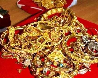 In the jewelery theft case worth 55 lakhs from a jewelery thief 3 policemen including OP in charge inspector went to jail 1