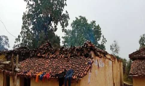 Gaya Naxalites hanged 4 people of the same family blew up the house 1