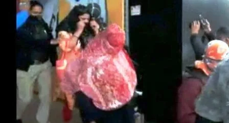 सेक्स बदलकर जिस्मफरोशी का धंधा करते धराए 7 विदेशी युवतियों में 4 लड़के निकले! 1 4 boys out of 7 foreign girls caught doing business of sex by changing