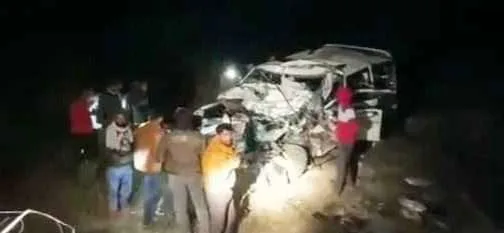 बड़ा हादसाः बस-स्कॉर्पियो में भीड़ंत में 4 लोगों की मौत, कई जख्मी 1 Big accident 4 people killed many injured in bus Scorpio crowd 1