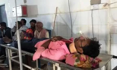 अधेड़ संग फरार हुई 3 बच्चों की माँ, मामला दर्ज कराया तो फांसी पर लटकाया 1 Mother of 3 children absconded with middle aged then filed a case and hanged