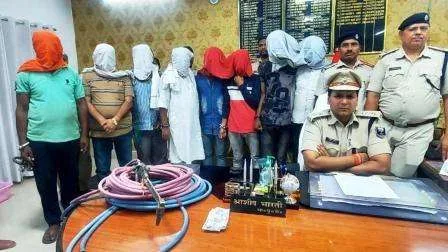 बिहारः 47 साल पुराना 20 टन भारी पुल चोरी मामले में एसडीओ समेत 8 आरोपी गिरफ्तार 1 Bihar 8 accused including SDO arrested in 47 year old 20 ton heavy bridge theft case