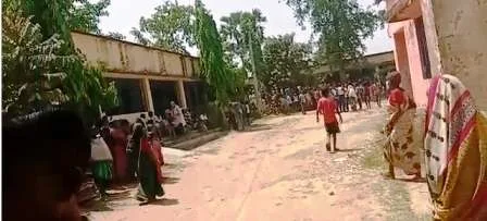 स्कूल में छात्र-छात्रा कर रहे थे गंदा काम, महिला रसोईया ने डांटा तो दिनदहाड़े मार दी गोली 1 Raising the school in Hilsa the cook was shot dead in broad daylight the police engaged in the investigation 2