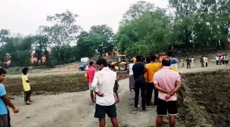 Nalanda Illegal mining under the protection of Minister Shravan Kumar half a dozen tractors including JCB seized 1
