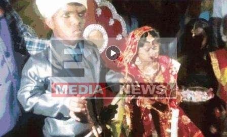 सोशल मीडिया की सुर्खियां बनी यह अनोखी शादी, वर-वधू संग सेल्फी लेने की मची होड़ 1 This unique wedding became the headlines of social media there was a competition to take selfie with the bride and groom 2