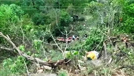 उतराखंड में बड़ा बस हादसा, मध्य प्रदेश के 28 तीर्थ यात्रियों में 26 लोगों की मौत 1 Big bus accident in Uttarakhand 26 people died among 28 pilgrims from Madhya Pradesh 1