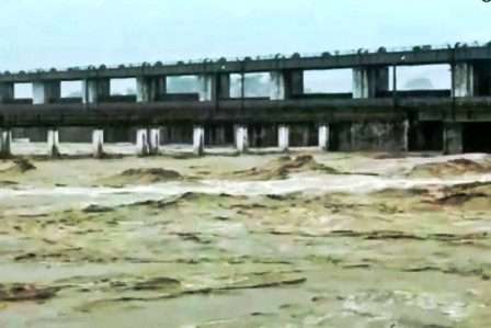 बिहारः जलग्रहण क्षेत्र में बारिश के बाद गंडक समेत सभी नदियों का बढ़ा जलस्तर