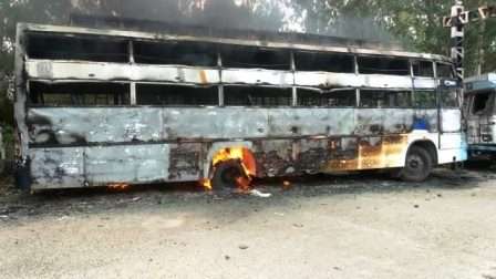 Bihar Agneepath Petrol pump set on fire bus and truck set on fire in Jehanabad 1