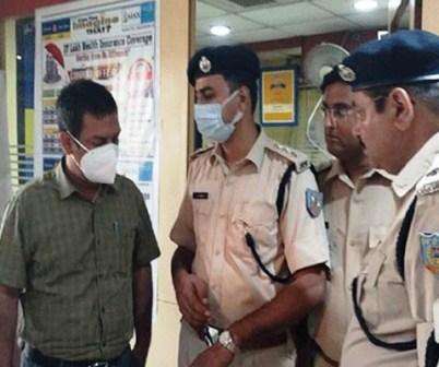Bokaro Rs 50 lakh looted in broad daylight from Chas branch of Indian Bank 1