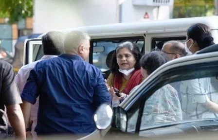 गुजरात एटीएस ने विदेशी फंडिंग मामले में सोशल वर्कर तीस्ता सीतलवाड़ को मुंबई से उठाया 1 Gujarat ATS arrested social worker Teesta Setalvad from Mumbai in foreign funding case