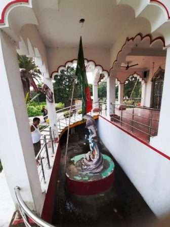 In Araria Bihar unruly elements put up Islamic flag in Bajrangbali temple 2