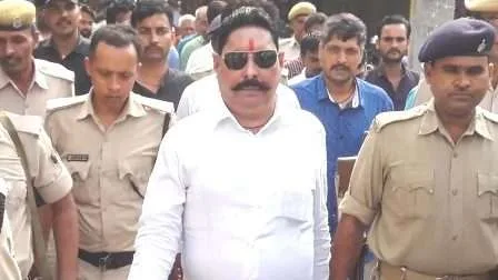 बिहार में '$..ड़ा' की सरकार बताने वाले मोकामा विधायक अनंत सिंह दोषी करार, घर में मिले थे एके-47, हैंड ग्रेनेड, मैगजीन जैसे हथियार 1 Mokama MLA Anant Singh who told the government of ... in Bihar convicted weapons like AK 47 hand grenade magazine from home