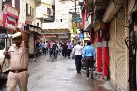 उदयपुर हत्याकांड : पीड़ित परिवार को 31 लाख का मुआवजा एवं 2 सदस्यों को नौकरी देगी राज्य सरकार 1 The ruthless murder of a supporter of Nupur Sharma surrounded by controversies with a sword in broad daylight 2