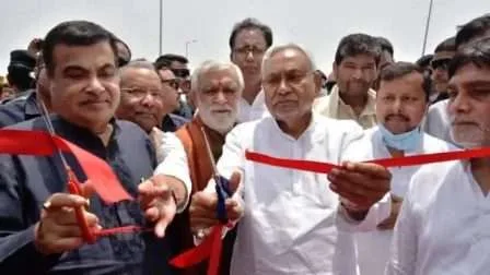 उत्तर-दक्षिण बिहार के बीच आवागमन हुआ आसान, गांधी सेतु की दूसरी लेन शुरु 1 Traffic became easy between North South Bihar second lane of Gandhi Setu started