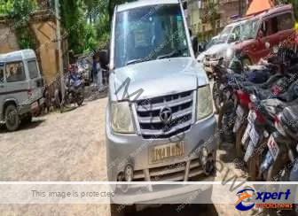 लग्जरी कार से 10 कार्टन अंग्रेजी शराब बरामद गाड़ी जब्त, चालक फरार 1 10 cartons of English liquor recovered from the luxury car the driver absconded