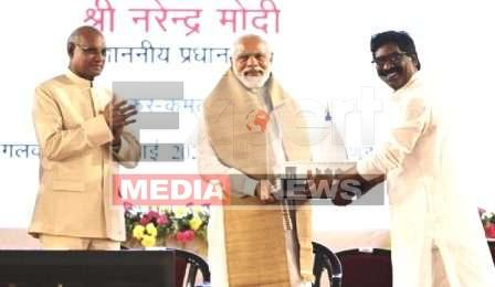 प्रधानमंत्री ने देवघर में एयरपोर्ट और एम्स का किया उद्घाटन, कई योजनाओं का शिलान्यास 1 PM inaugurates airport and AIIMS in Deoghar foundation stone of many schemes 1