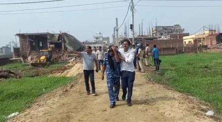 Patna DM SSP chased in Rajiv Nagar dozens injured including CSP discussion of 2 people killed in firing 5