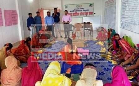 आकर्षण का केन्द्र बनी झारखंड के सखी मंडल की किफायती राखियां 1 Affordable rakhis of Sakhi Mandal of Jharkhand became the center of attraction 2