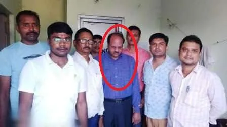 सुबह-सुबह निगरानी की बड़ी कार्रवाई, जहानाबाद में एक लाख रुपए रिश्वत लेते सीओ धराया 1 13 10 2022 kako co 23137068