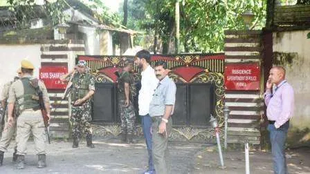 पूर्णिया एसपी के ठिकानों पर एसवीयू की छापेमारी, 71 लाख 42 हजार रुपए हुए बरामद 1 SVU raids on the premises of Purnia SP Rs 71 lakh 42 thousand recovered