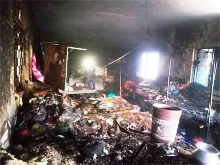 दुमका के एसपी कॉलेज गर्ल्स हॉस्टल में गैस सिलेंडर फटने से 30 छात्राएं झुलसीं 1 Dumka 30 girl students scorched due to gas cylinder explosion in SP College Girls Hostel