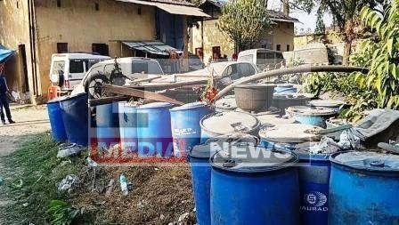 छपरा जहरीली शराबकांडः मशरक थाना से गायब कच्चा स्प्रीट ने ली अबतक 55 लोगों की जान ! 1 Chhapra Poisonous Liquor Case The missing raw spirit from Mashrak police station has claimed the lives of 55 people so far