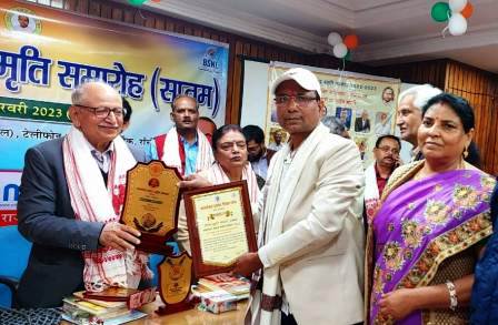 जयशंकर प्रसाद स्मृति पुरस्कार से सम्मानित हुए खोरठा गीतकार विनय तिवारी