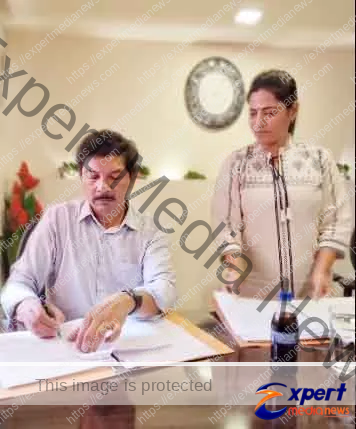 दलाल विशाल चौधरी के ऑफिस में कार्य करते वीडियो वायरल के बाद हटाए गए सीएम के प्रधान सचिव राजीव अरुण एक्का 11 ekkka cruption