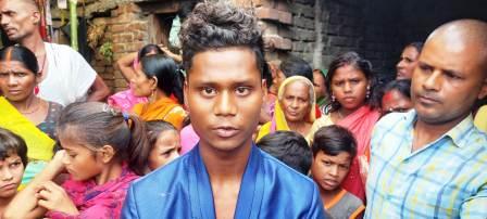 Accused of changing the bridegroom in Nalanda the girls side made the baratis hostage instead of the son the grooms mother reached for marriage with the youth of the village 2