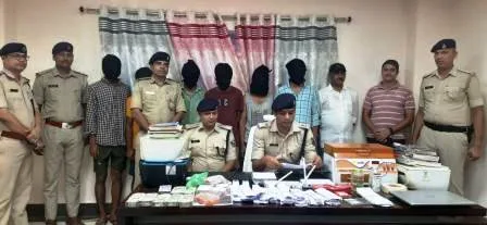 नालंदा में किसानों से केवाईसी के नाम पर बायोमेट्रिक की चोरी कर ठगी करने वाले 8 बदमाश पटना से धराए 1 In Nalanda 8 miscreants who cheated farmers by stealing biometrics in the name of KYC arrested from Patna