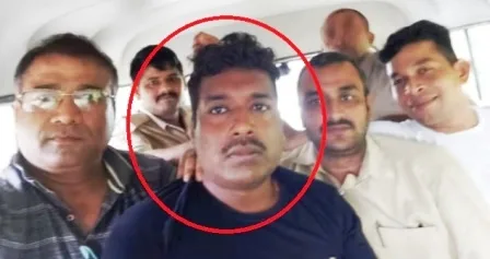 बलात्कार कांड में 20 हजार रुपए की रिश्वत लेते थानेदार को उठा ले गई निगरानी टीम 1 In the rape case the surveillance team took away the SHO taking a bribe of Rs 20000