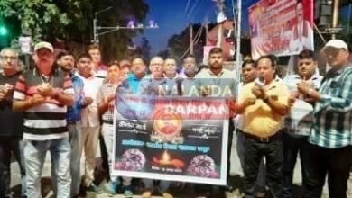 पत्रकारों ने कैंडल मार्च निकाल अररिया के पत्रकार विमल को दी श्रद्धांजलि, घटना की तीव्र निंदा 9 Journalists paid tribute to Araria journalist Vimal by taking out a candle march strongly condemning the incident