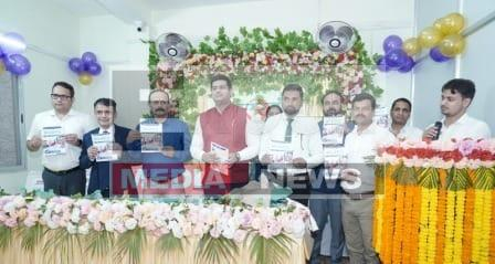 संपूर्ण झारखंड: एक नजर में पुस्तक का हुआ विमोचन 1 Entire Jharkhand Book released at a glance