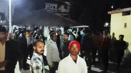 नालंदाः पुलिस गश्ती वाहन की टक्कर से बाइक सवार 3 लोगों की मौत, कई पुलिसकर्मी भी चोटिल 1 Nalanda 3 bike riders killed in collision with police patrol vehicle 1