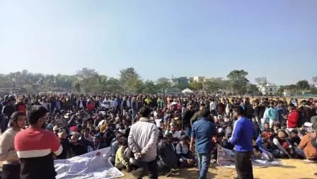 JSSC CGL परीक्षा रद्द होने के बाद छात्रों का फूटा गुस्सा, किया जेएसएससी का घेराव 1 JSSC CGL परीक्षा रद्द 2