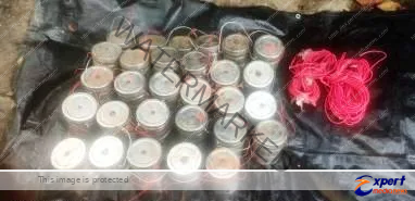 औरंगाबाद के नक्सलग्रस्त इलाका से विस्फोटकों का जखीरा बरामद 1 मदनपुर प्रखंड के लडुइया पहाड़