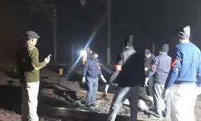 रेलवे ट्रैक पार करने के दौरान उत्कल एक्सप्रेस से कटकर 5 लोगों की दर्दनाक मौत