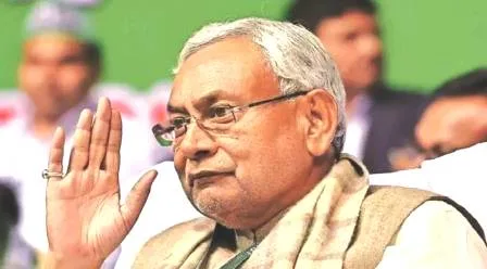 क्या अब मिट्टी में मिलने को तैयार हैं नीतीश कुमार ? 1 cm nitish kumar