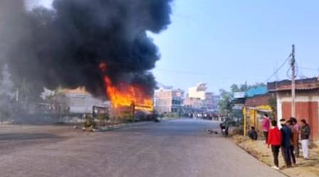 Nalanda Uproar over students death bus set on fire driver beaten fiercely 1