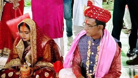 Notorious Ashok Mahato married his wife to contest elections know the inside story 3