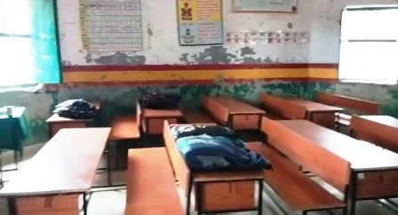 बिहारः केके पाठक के राज में हर जिले से बेंच-डेस्क घोटाला की खबर 1 Bihar News of bench desk scam from every district under KK Pathaks rule