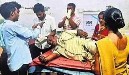 उत्पाद विभाग टीम पर हमला, दारोगा का माथा फूटा, 3 जवान जख्मी, 3 तस्कर गिरफ्तार 1 Attack on excise department team inspectors head injured 3 jawans injured 3 smugglers arrested